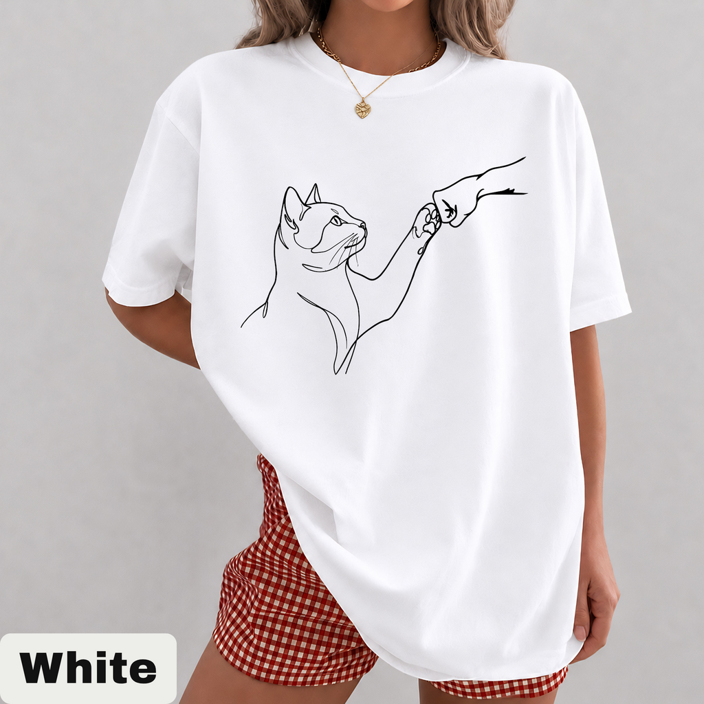Minimalist Cat Line Art T-Shirt – Cute Cat Lover Graphic Tee | Aesthetic Unisex Oversized T-Shirt
