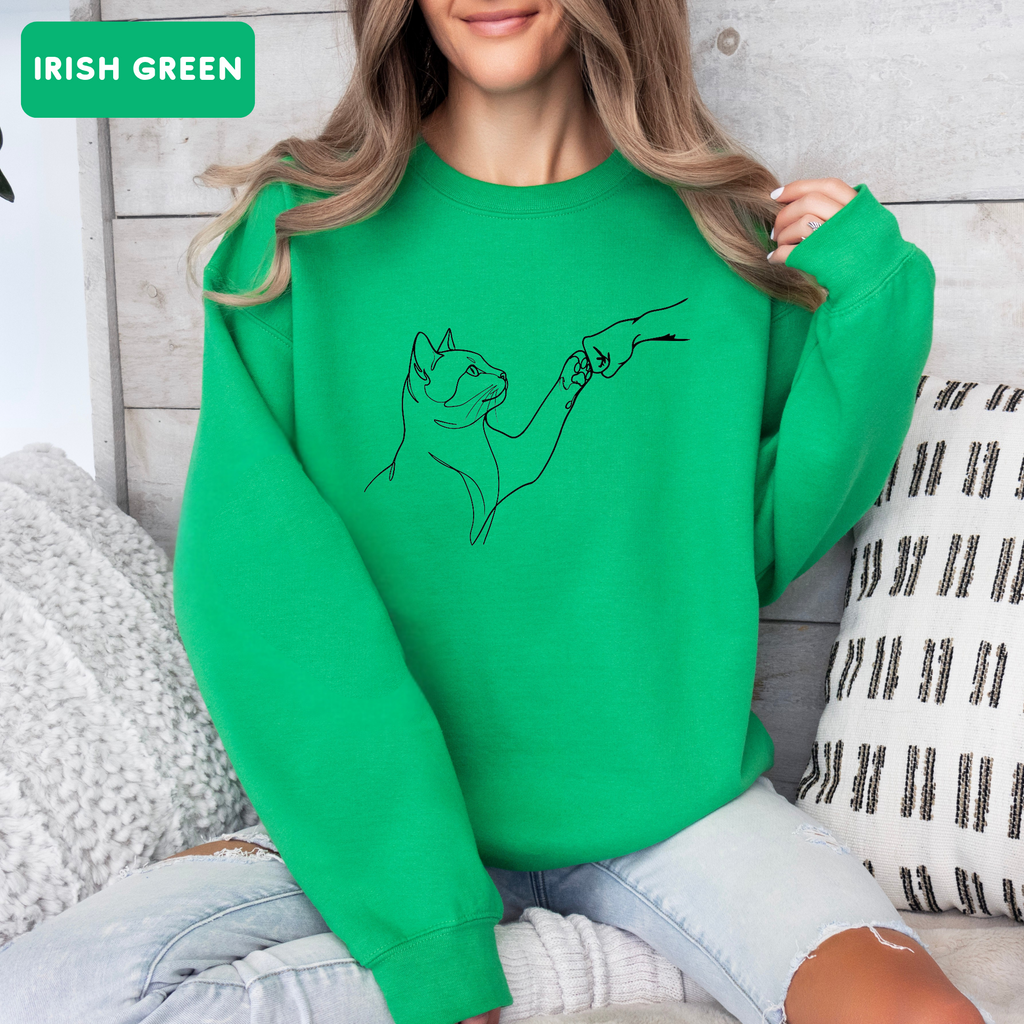 Minimalist Cat Line Art Sweatshirt – Cute Cat Lover Crewneck | Aesthetic Unisex Graphic Sweatshirt