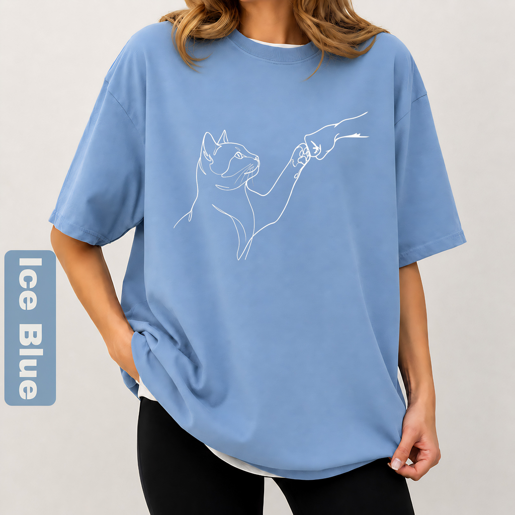 Minimalist Cat Line Art T-Shirt – Cute Cat Lover Graphic Tee | Aesthetic Unisex Oversized T-Shirt