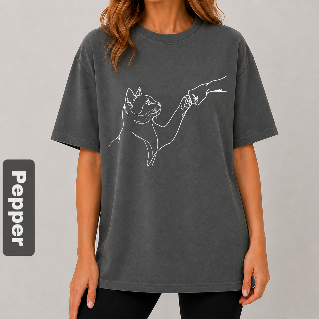 Minimalist Cat Line Art T-Shirt – Cute Cat Lover Graphic Tee | Aesthetic Unisex Oversized T-Shirt